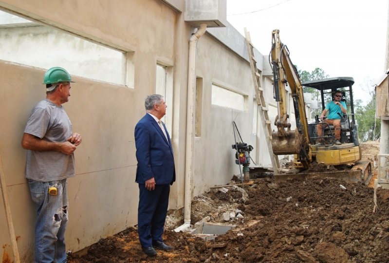 Programa do deputado Mário Motta desvenda atrasos e falhas em obras da Educação em SC