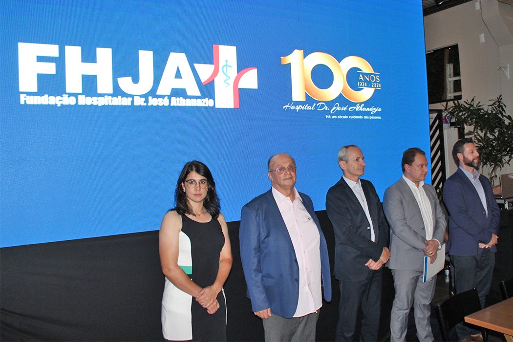 Hospital Dr. José Athanázio presta homenagens a Médicos, Colaboradores e ex-funcionários