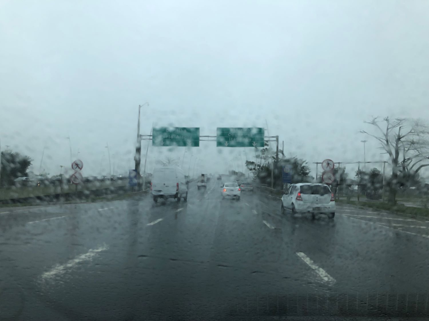 Defesa Civil do Estado alerta para chuvas intensas e temporais em Santa Catarina