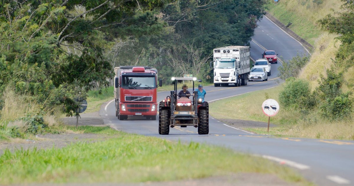 Contran aprova novas regras para Trânsito de Máquinas Agrícolas em rodovias
