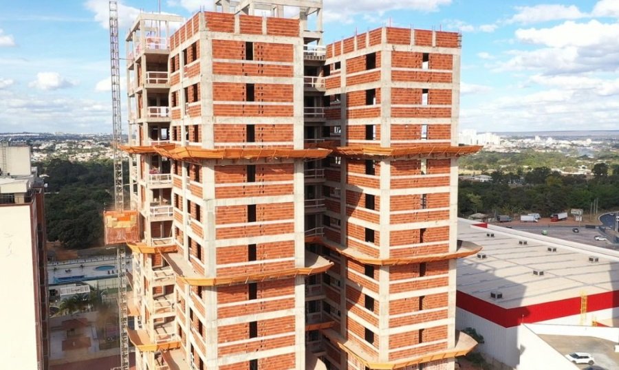 Demanda por mão de obra segue aquecida na construção civil