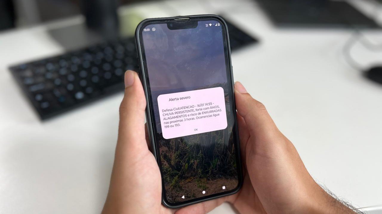 Alerta em tempo real: saiba como os sistemas SMS e Defesa Civil