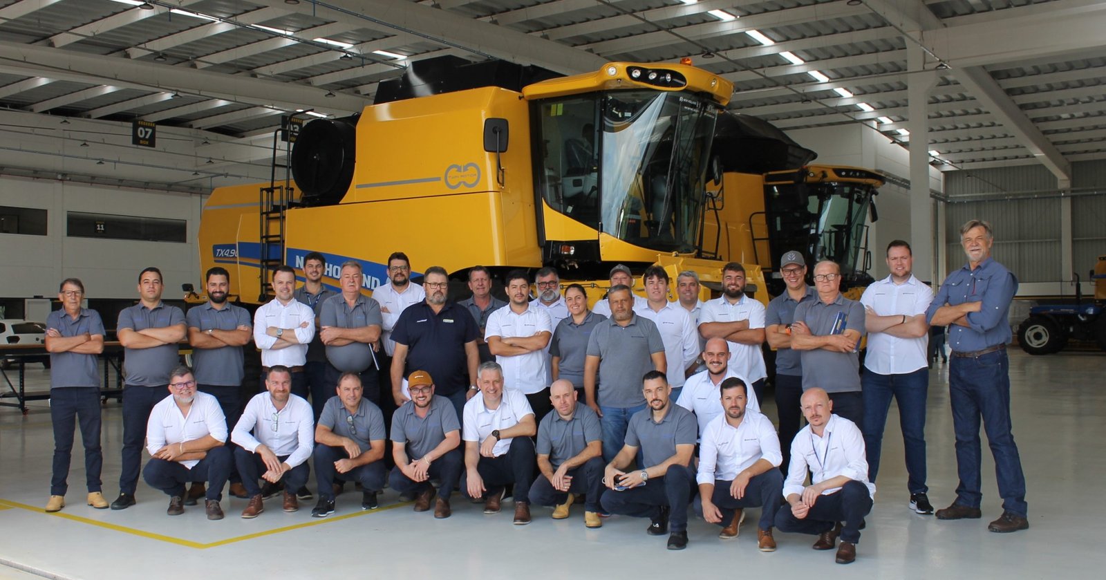 Agro Divel sedia treinamento comercial realizado pela New Holland