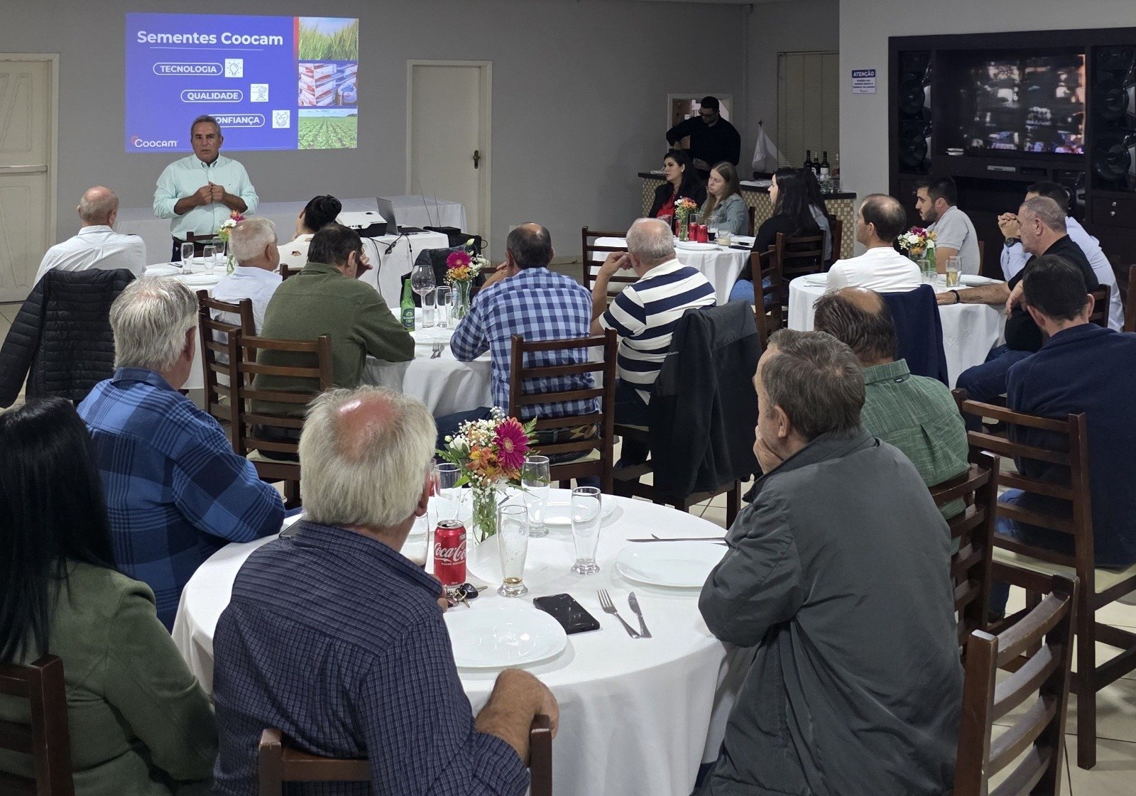 Coocam realiza Jantar de Bonificação de Sementes