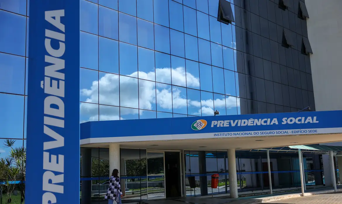INSS suspende contrato com Crefisa após denúncias de irregularidades