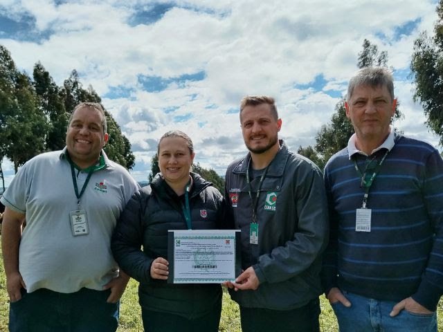 Centro de Referência de leite da Epagri Campos Novos, recebe Certificado