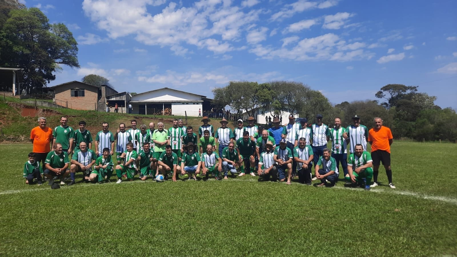 Juventude de Santa Bárbara comemora 40 anos de história e paixão pelo futebol