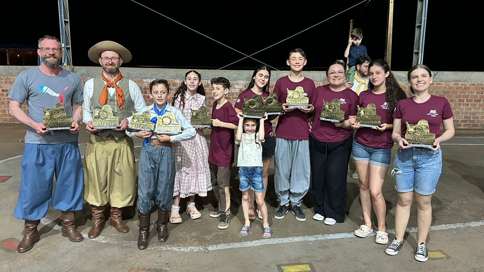 Conjunto Folclórico Celeiro da Tradição premia em Zortéa