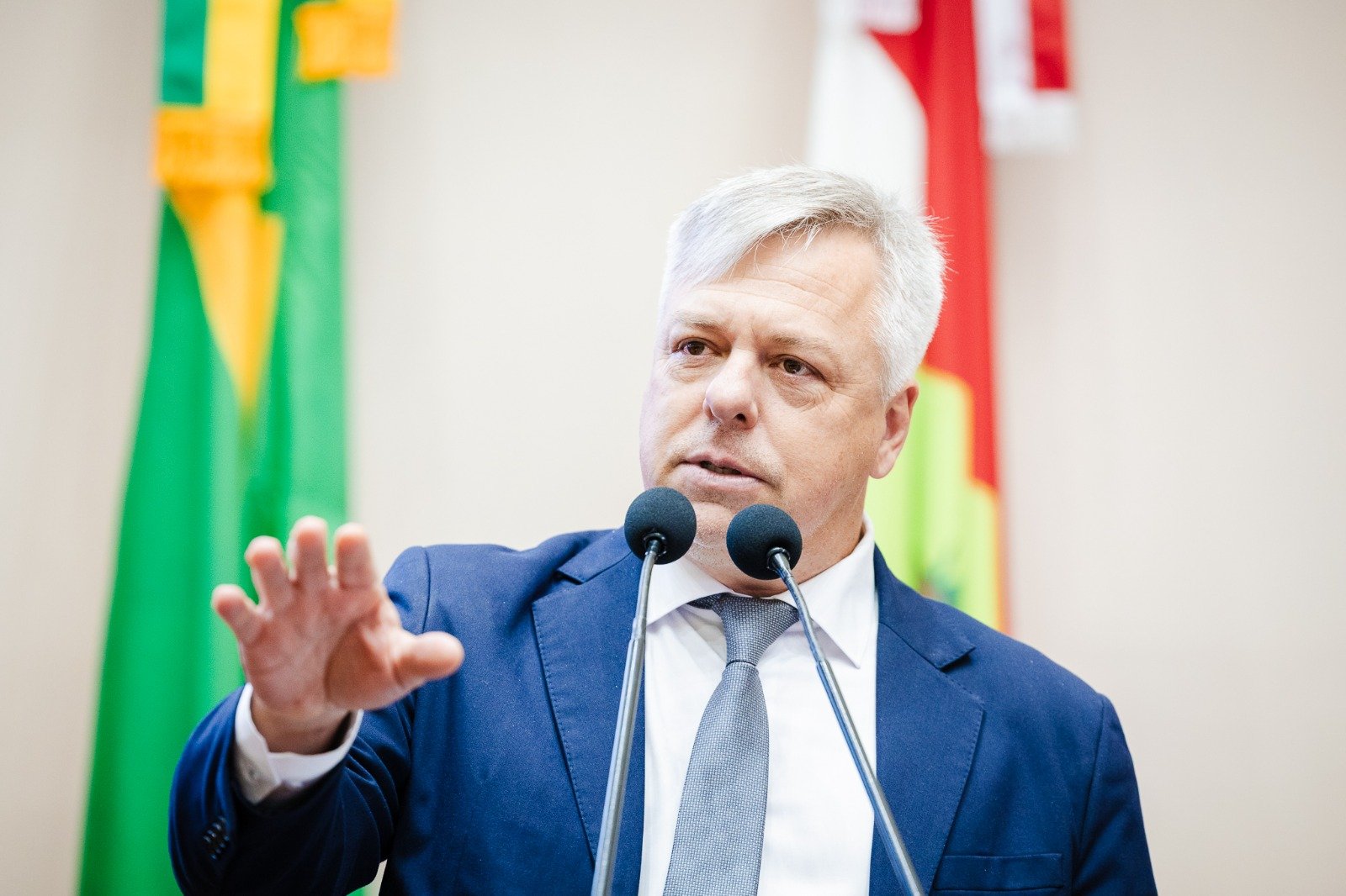 Fabiano pede convocação do secretário da Saúde diante de risco de mortes por atrasos na regulação de UTIs