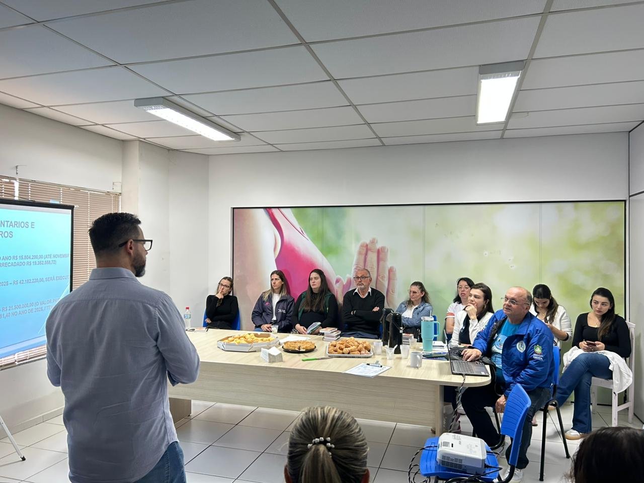 Conselho Municipal de Saúde realiza reunião ordinária itinerante na Secretaria de Saúde