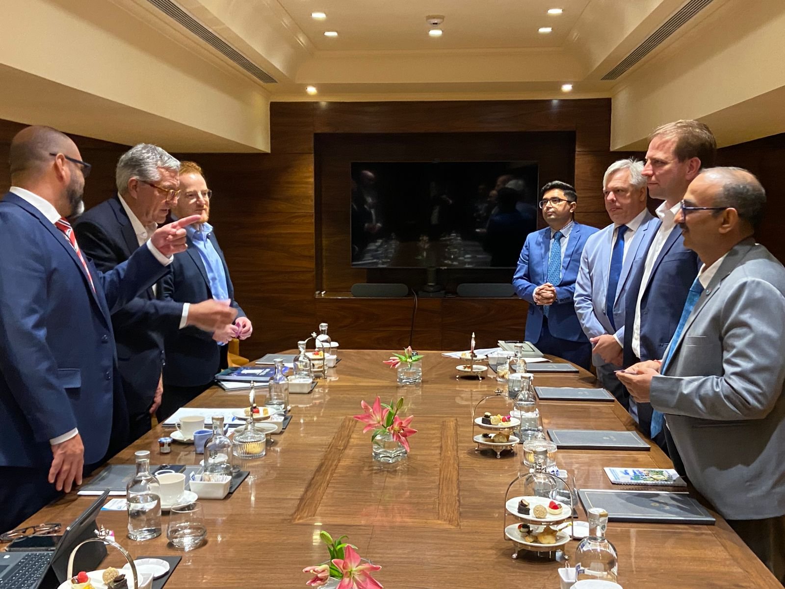 Empresários e deputado de SC participam de parceria entre Brasil e Índia para tratamento de câncer