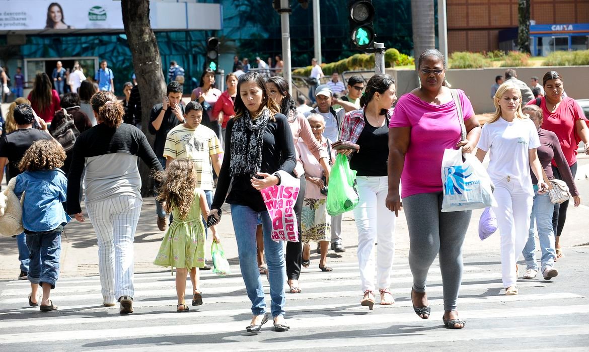 Desemprego cai para 5,1% em dezembro, o menor já registrado