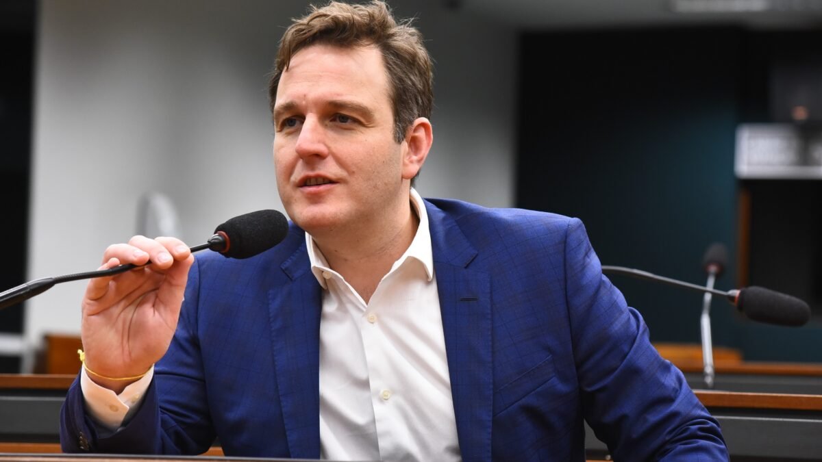Ricardo Guidi, repassa 100 mil reais para Hospital Dr. José Athanázio