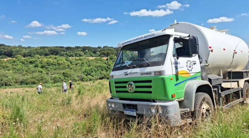 Mais de 900 mil litros de água já foram distribuídos a famílias afetadas pela seca em Campos Novos