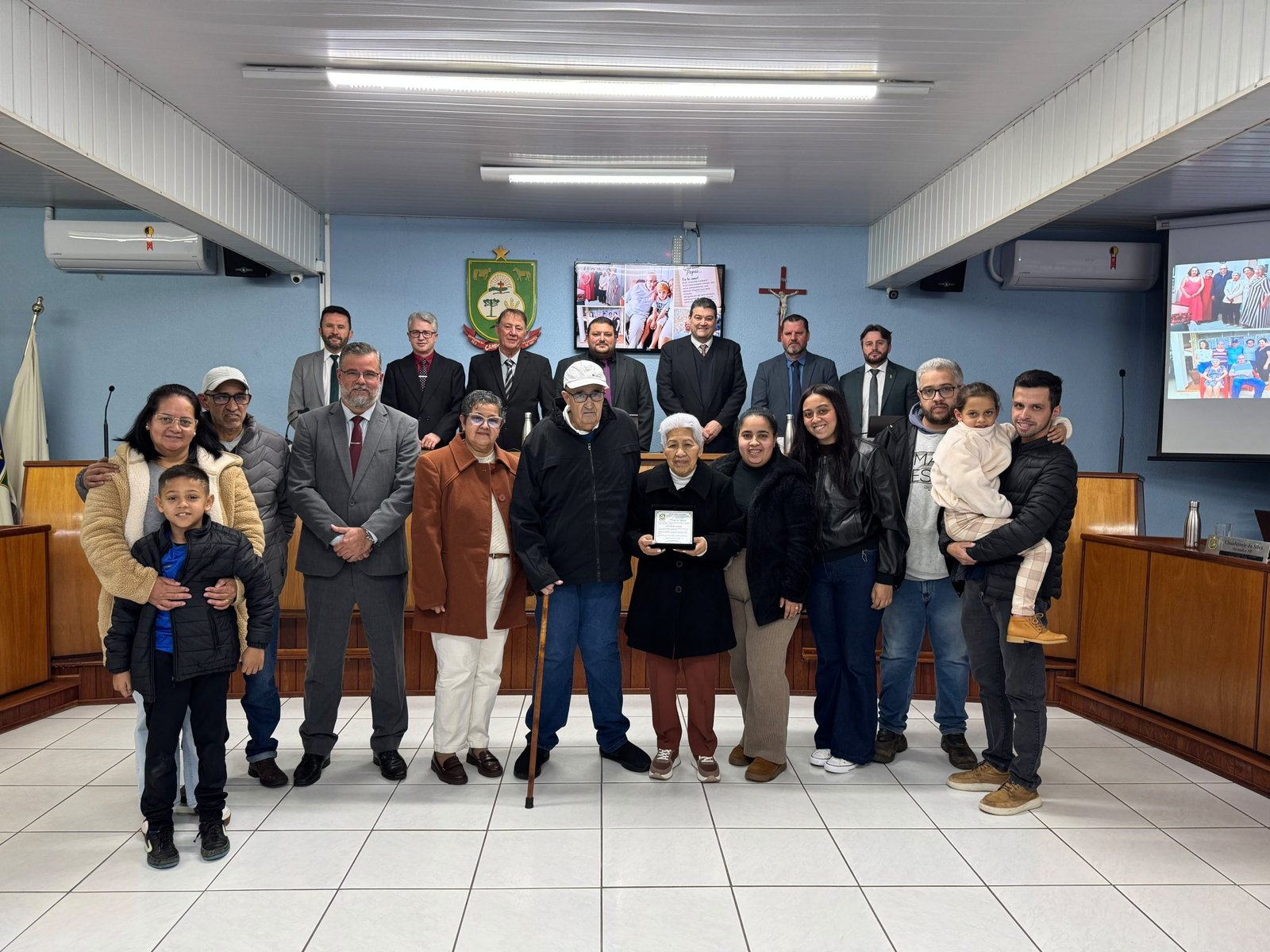 Câmara de Campos Novos homenageia João Pedro Gomes com Moção de Aplausos