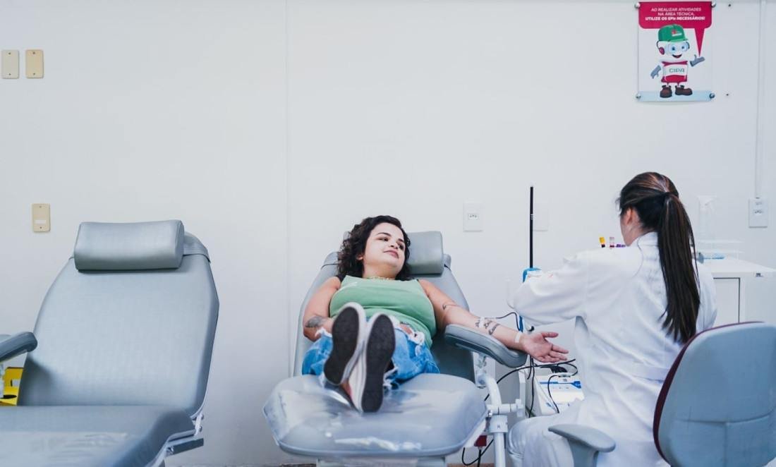 Junho Vermelho: Hemosc convida população a unir paixão por futebol e doação de sangue