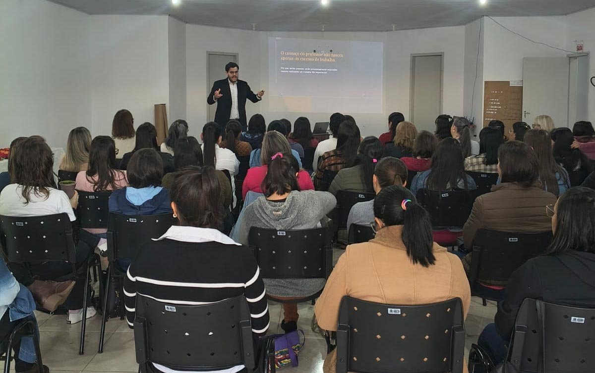 Psicologia e arte se unem para fortalecer a saúde mental no ambiente de trabalho