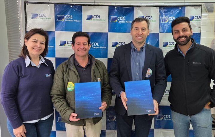 CDL entrega Demandas à Candidatos Camponovenses