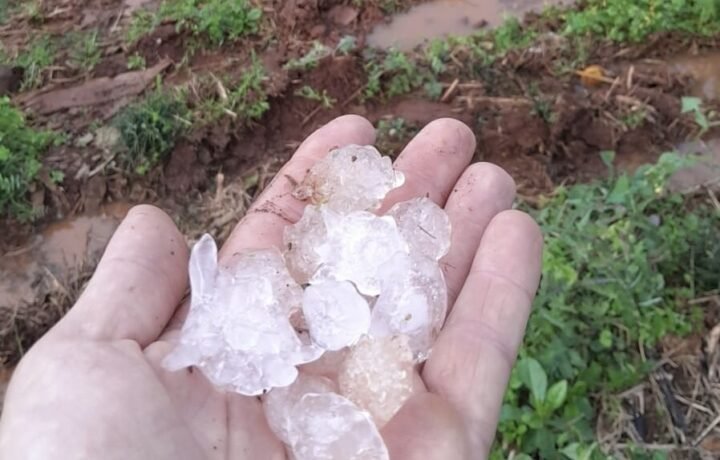 Chuva forte deixa danos em municípios de Santa Catarina e risco de temporais segue alto até sábado