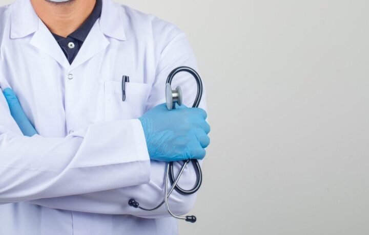 Comissão do Senado aprova novo piso salarial de médicos e dentistas