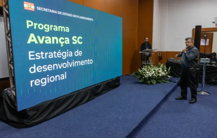 Planejamento prepara agentes regionais para impulsionar o desenvolvimento de SC até 2035