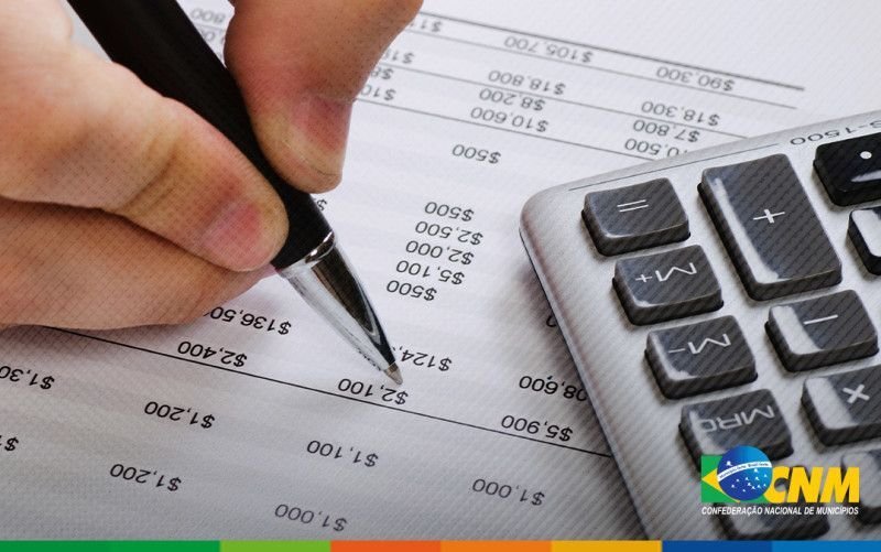 Para a CNM, as mudanças exigem atenção dos municípios, especialmente diante da ampliação da integração de dados e da participação dos entes locais na nova estrutura de arrecadação e distribuição do IBS.
