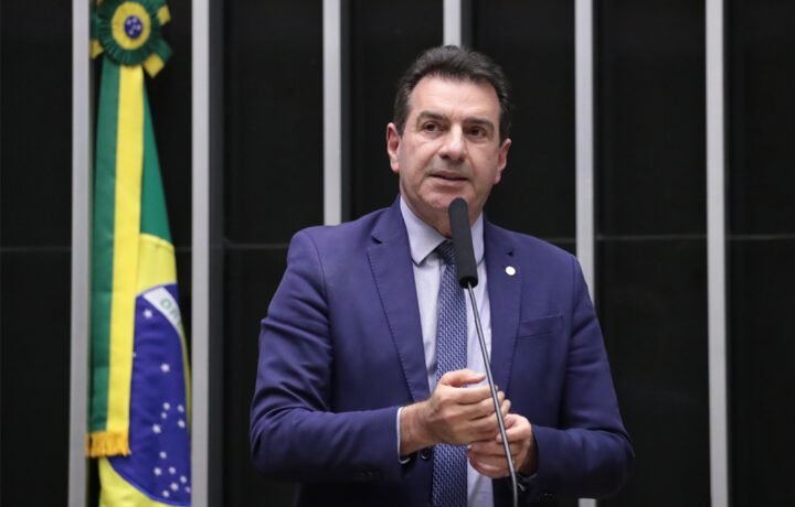 Candidatos: Valdir Cobalchini defende municipalismo, produção e espaço regional