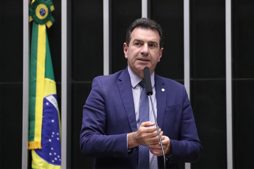 Durante seus mandatos, Cobalchini demonstrou articulação de recursos para as cidades pequenas. Em São Miguel do Oeste, por exemplo, uma emenda de Cobalchini garantiu, em 2026, R$ 1 milhão para investimentos na área da saúde.