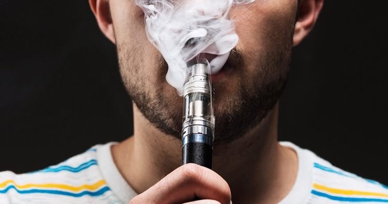 No Dia Nacional de Combate ao Fumo, médico da Tempo Med alerta para avanço do vape entre jovens, riscos da nicotina e importância de buscar ajuda para abandonar o hábito