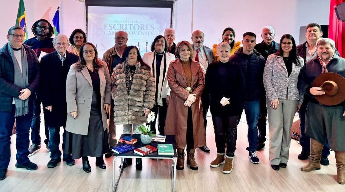 Promovido com o objetivo de valorizar a literatura e fortalecer a identidade cultural de Campos Novos, o encontro proporcionou um espaço de integração, troca de experiências e apresentação das trajetórias e obras de escritores camponovenses.