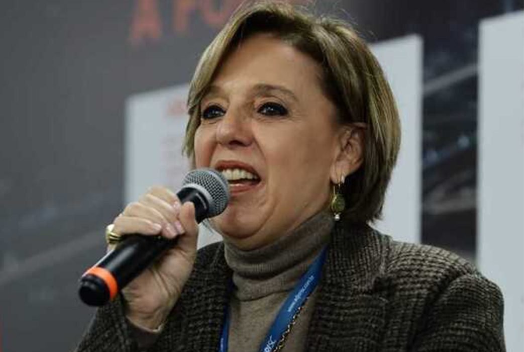 A diferença pode parecer sutil, mas é decisiva. Uma instituição pode alcançar milhares ou milhões de pessoas e, ainda assim, não conseguir transmitir de forma eficaz aquilo que precisava ser entendido.