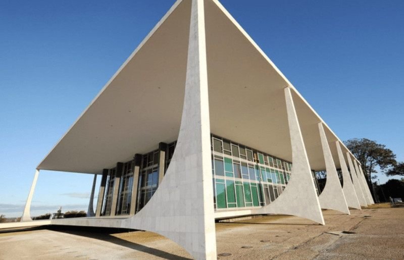 Se não houver atualização anual, o valor será corrigido pelo IPCA. Além disso, a tese não se limita à Justiça do Trabalho e deverá ser aplicada aos demais ramos do Poder Judiciário.