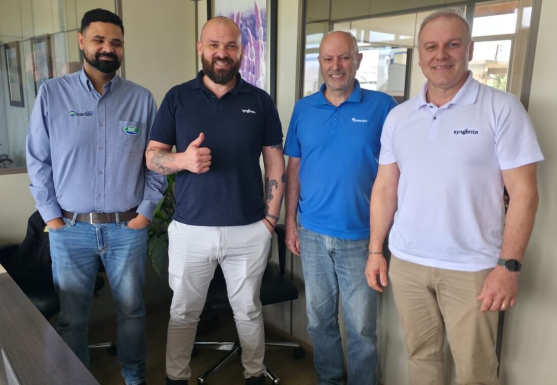 Participaram do encontro o vice-presidente da Coocam, Riscala Miguel Fadel Junior, e pela Syngenta, Erivelton Zanon, RTV da empresa na região, além de Julio Alves e Marcio Simões do time de crédito e barter.