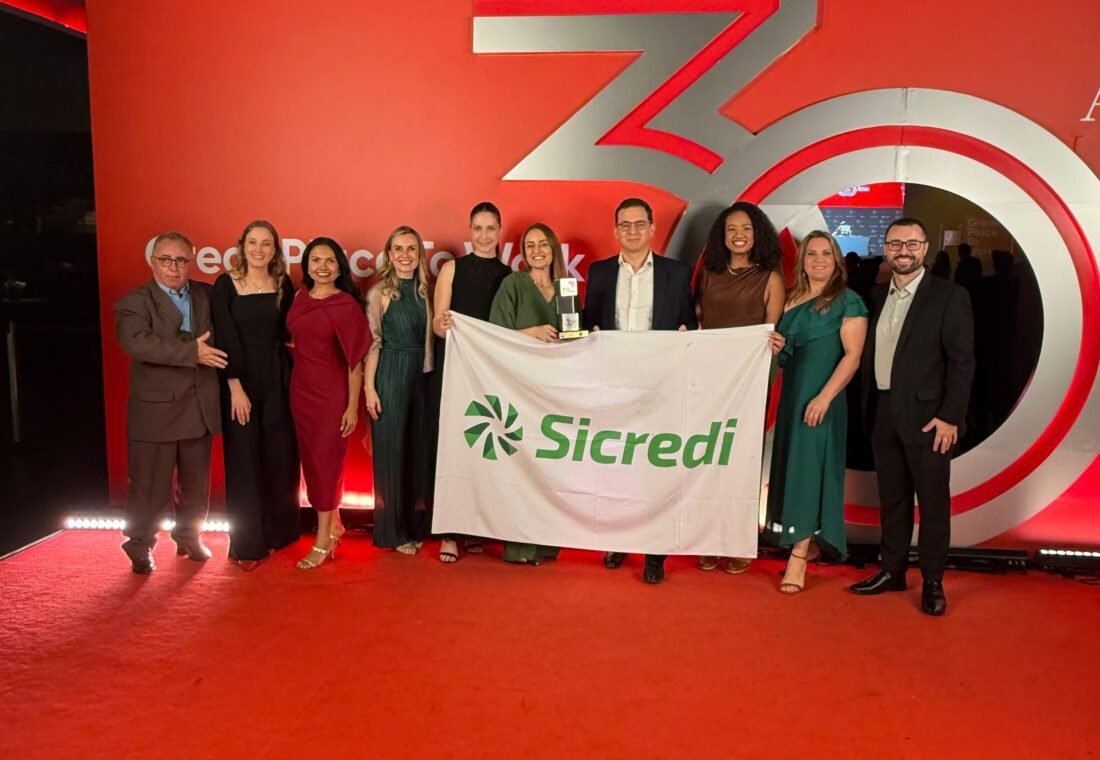 Seguindo esse propósito, em 2025, o Sicredi investiu R$ 409 milhões em projetos sociais, e distribuiu R$ 3,4 bilhões em resultados para os associados. Nos municípios onde a instituição está presente, o Sicredi contribui para um incremento de até 10% no PIB e de 15% na geração de empregos, segundo pesquisa FIPE/OCB de 2024.