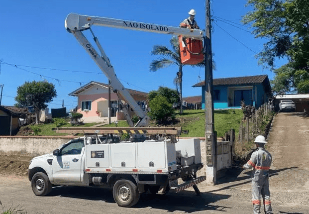 Celesc esclarece investimentos e quedas de energia em Campos Novos